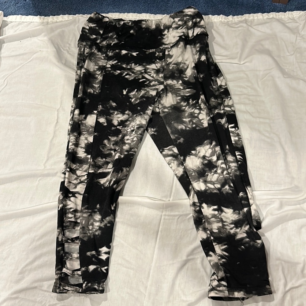 Cropped tie dye yoga leggings